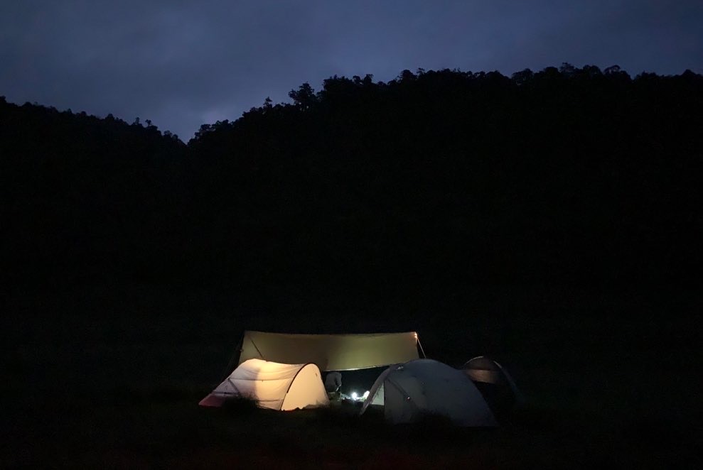 夜晚野營